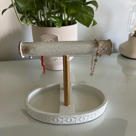 Nicole Miller Jewelry Stand - Picture 3 of 5